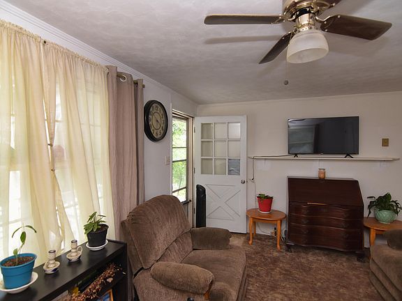 5th image of 166 Dickson St