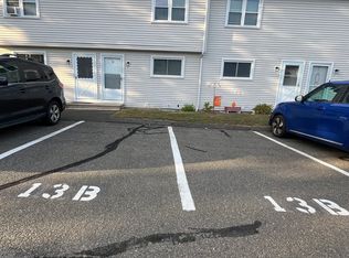 1081 New Haven Rd APT 13B, Naugatuck, CT 06770