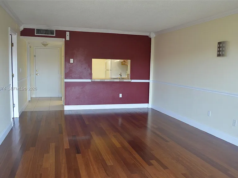 9320 Fontainebleau Blvd #609 — Photo 2