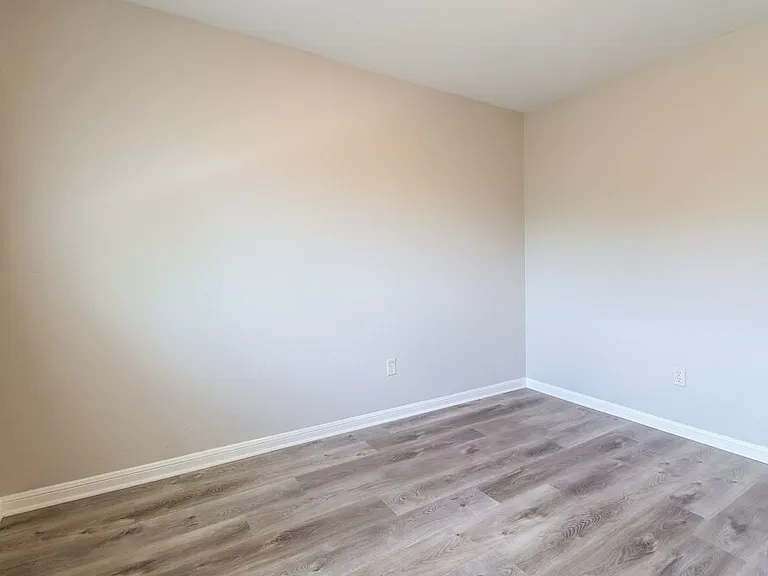 3723 Eagles Nest St — Photo 9