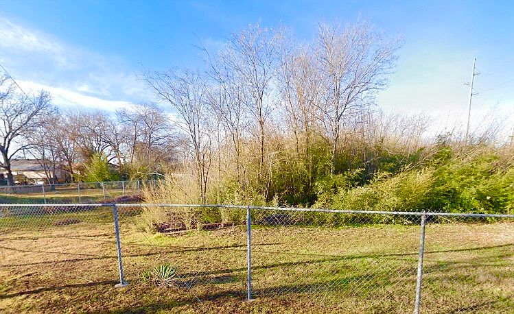 1st image of 421 Diamond Ave