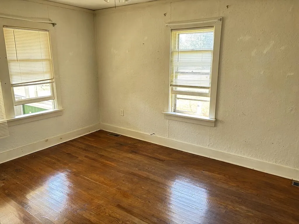 2 bed, 1.0 bath, 720 sqft, $850 — Photo 4