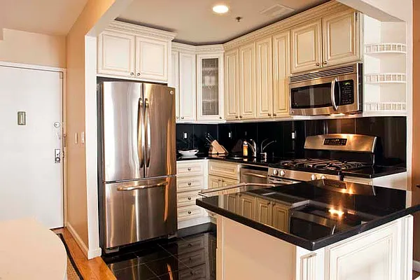 Rented by Bohemia Realty Group | media 28