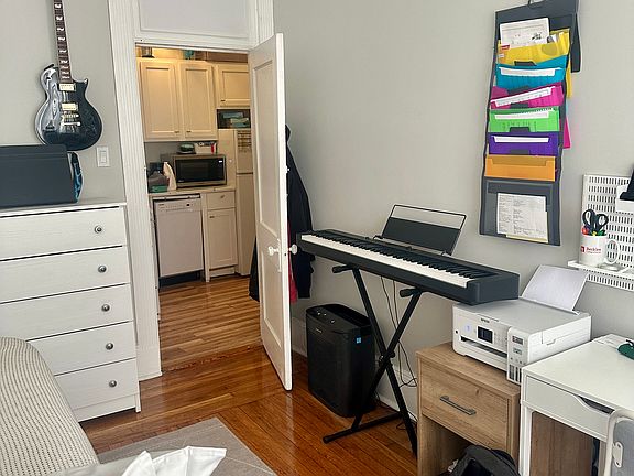 2nd image of 40 Hemenway St #2