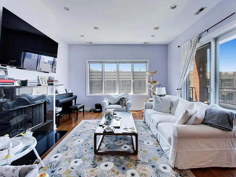 2342 W North Ave #401 — Photo 2