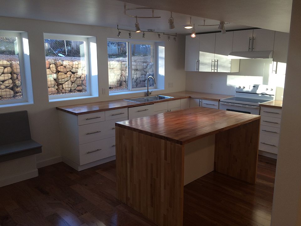 Full sized dishwaher and range