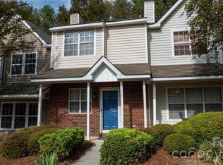 9105 Exbury Ct, Charlotte, NC 28269
