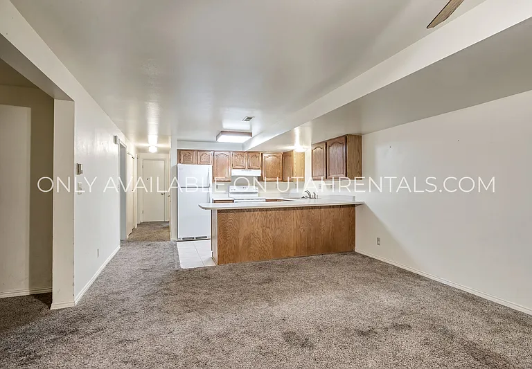 1671 Hickory Ln — Photo 8