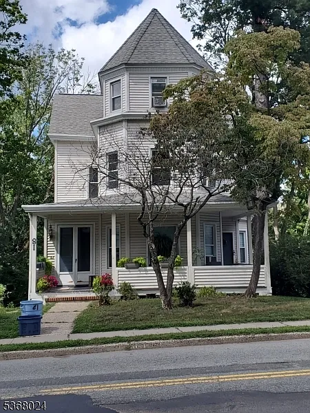 81 Western Ave