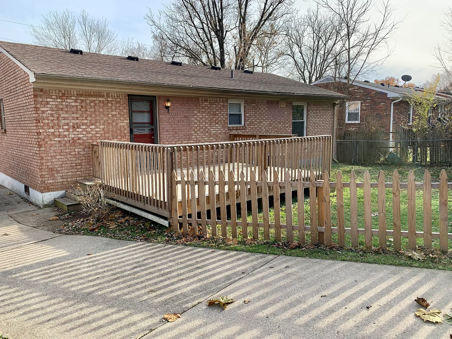 3 bed, 1050 sqft, $1,695 — Photo 3