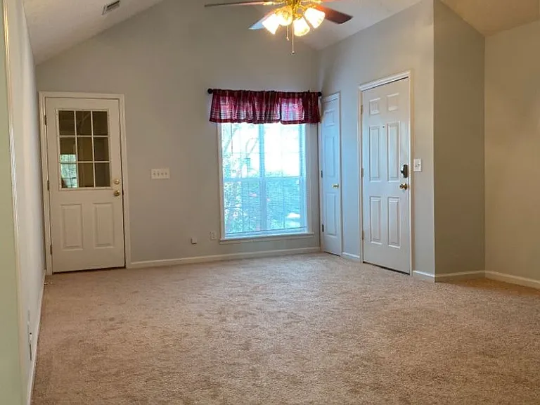 203 Bayside Dr — Photo 6