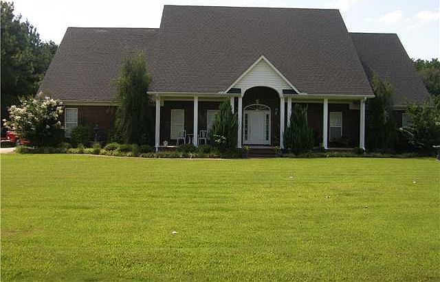 1st image of 709 Plum Tree Cir