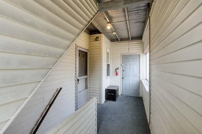 101 Greenwood St — Photo 3