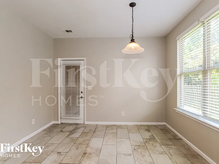 1260 Sierra Ct — Photo 5