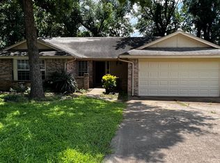 2114 Holt Rd, Arlington, TX 76006
