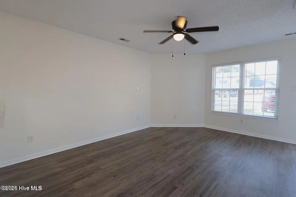 892 W Pueblo Dr — Photo 4