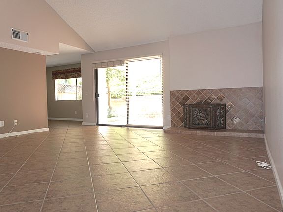 4th image of 660 Valley Oak Ln