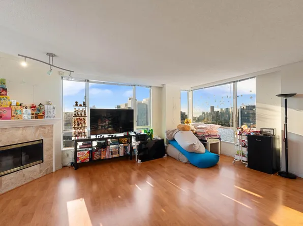 2628 Ash St #1301, Vancouver, BC V5Z 4L2