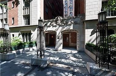 2nd image of 325 E 41st St APT 505