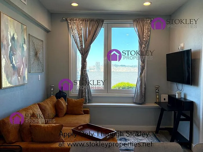 1335 Francis St — Photo 4