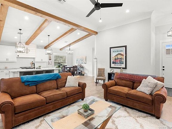 4th image of 376 Agape Ln