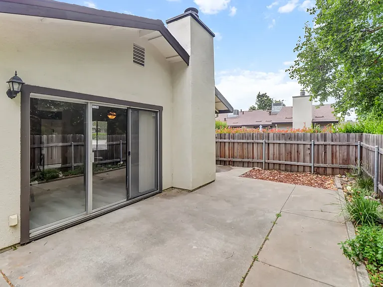 2262 Autumnleaf Ln — Photo 16