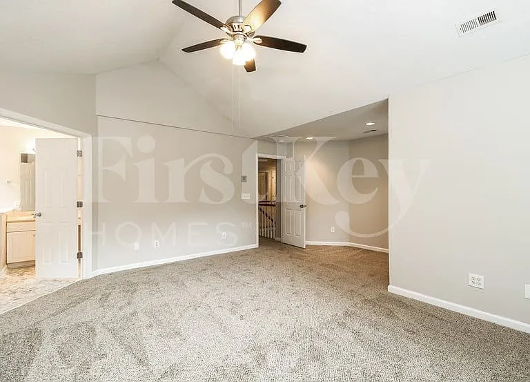 5386 Beechmont Dr — Photo 9
