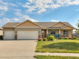 610 E Southside Dr, Polk City, IA 50226