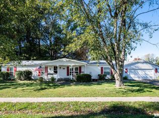 107 S George St, Hurst, IL 62949