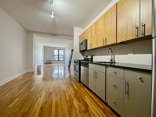 1st image of 102 Jefferson St #2K