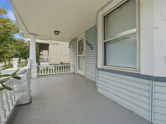4th image of 1474 Rosewood Ave