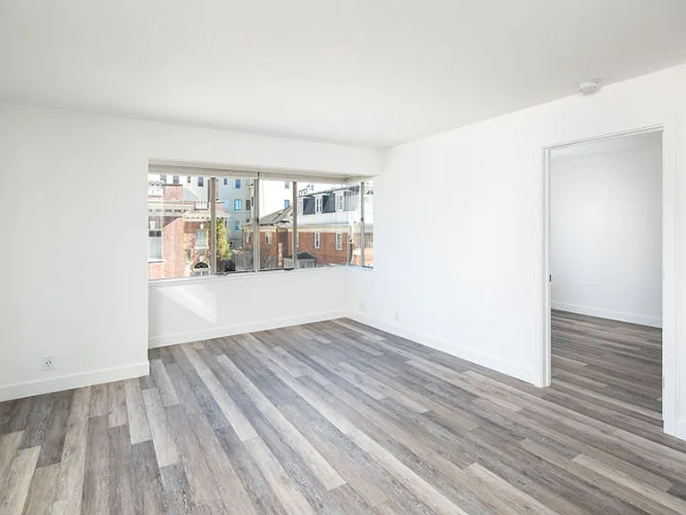2200 Jackson St — Photo 3