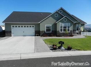1203 Mayer Ct, Selah, WA 98942