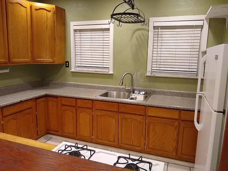2326 Riverside Dr — Photo 17