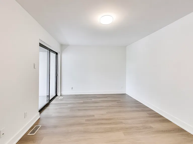 400 Woodsworth Rd #390 — Photo 9