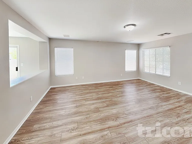 5969 Red Raspberry Ct — Photo 2