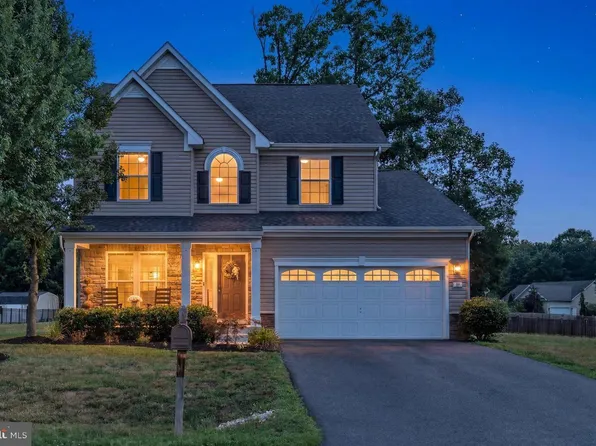 48 Trout River Ter, Falling Waters, WV 25419