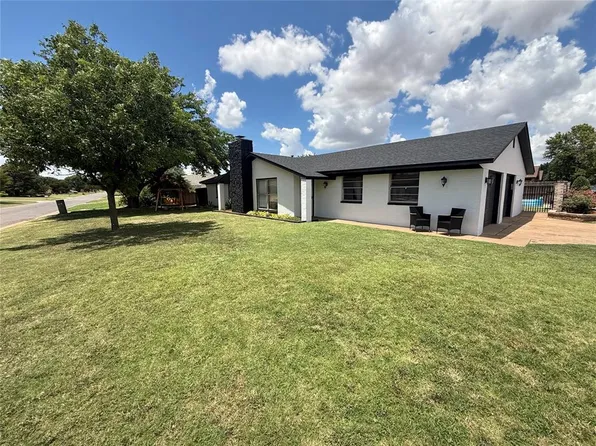 1209 Trail Dr S, Altus, OK 73521