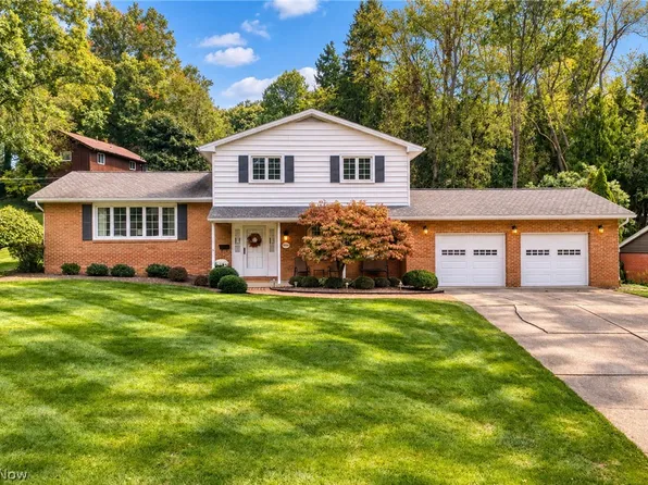 802 Deerfield Ln NE, Massillon, OH 44646