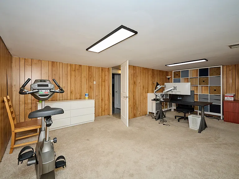 926 N Boxwood Dr #B — Photo 28