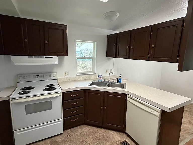 2215 Water Ave NE — Photo 14