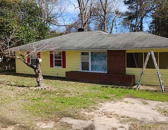 3rd image of 1439 Aldrich St NE