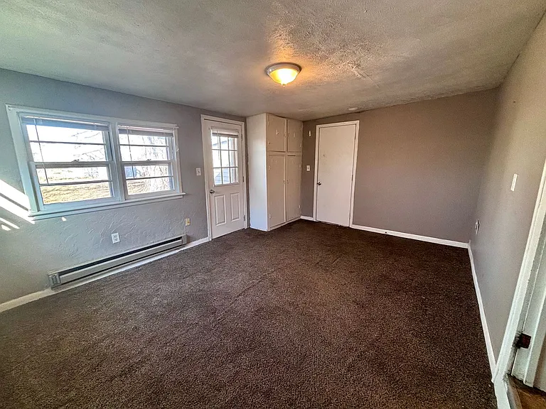 726 W Military Ave — Photo 6