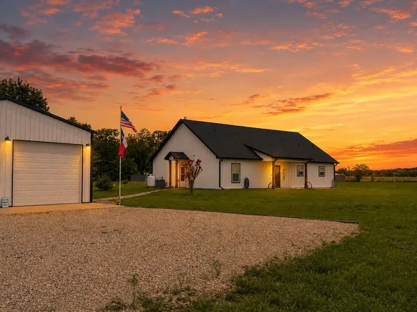 1384 County Road 2850, Honey Grove, TX 75446
