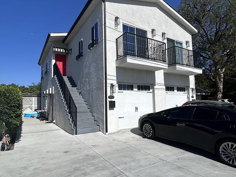 17194 Los Alimos St — Photo 1