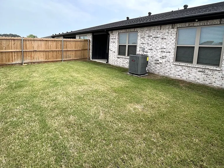 18662 FM 2493 — Photo 52