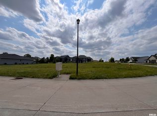 6446 Fairhaven Rd, Davenport, IA 52807