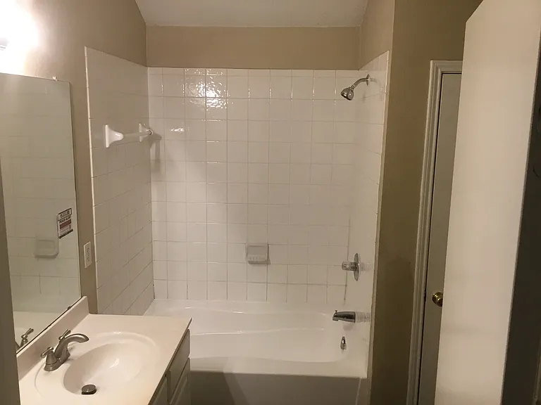 7605 Stanhope Ln — Photo 11