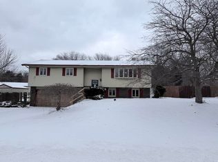 5747 W Pleasant Hills Trl, La Porte, IN 46350