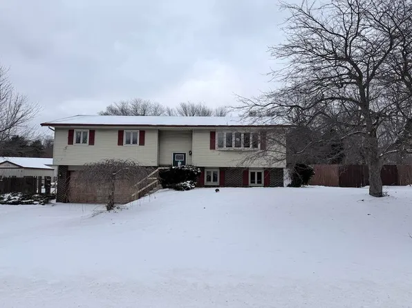 5747 W Pleasant Hills Trl, La Porte, IN 46350